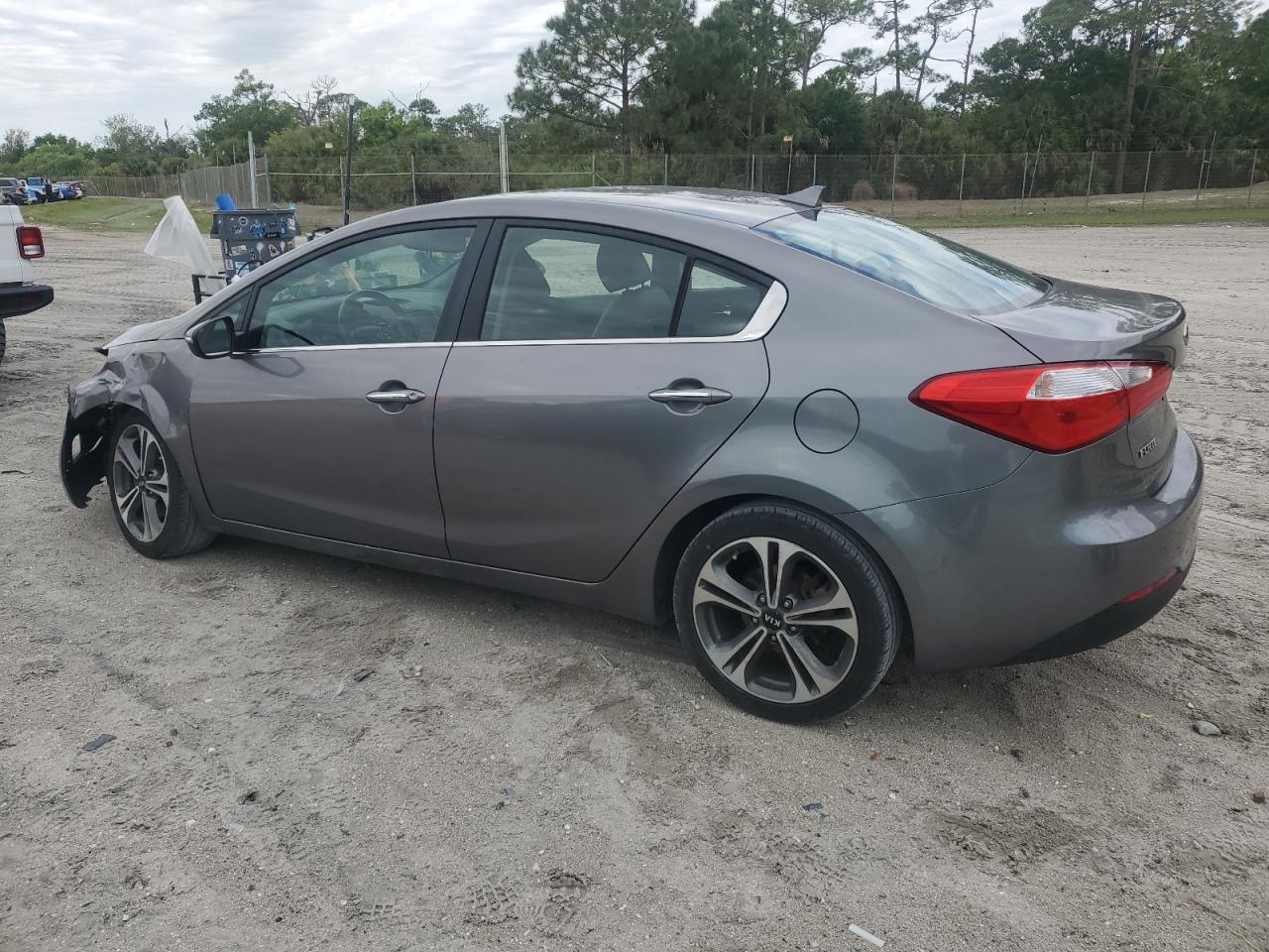 2016 Kia Forte - Image 2