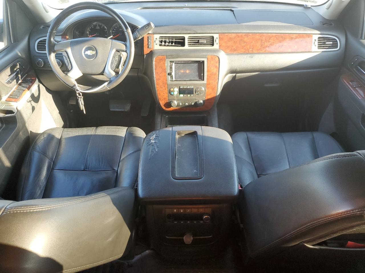 2013 Chevrolet Suburban - Image 8