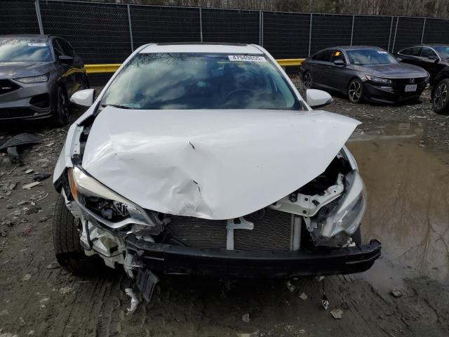  TOYOTA COROLLA 2015 Biały