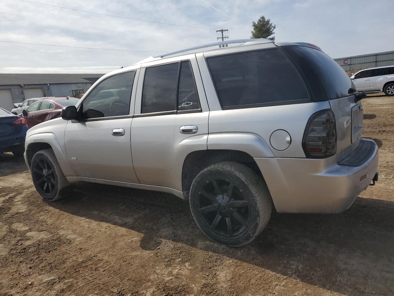 2008 Chevrolet TrailBlazer - Image 2