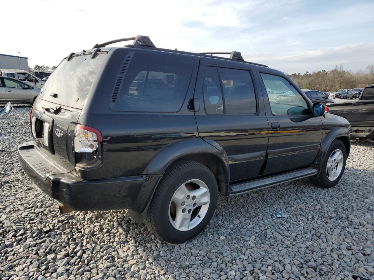 2001 Infiniti QX4 - Image 3