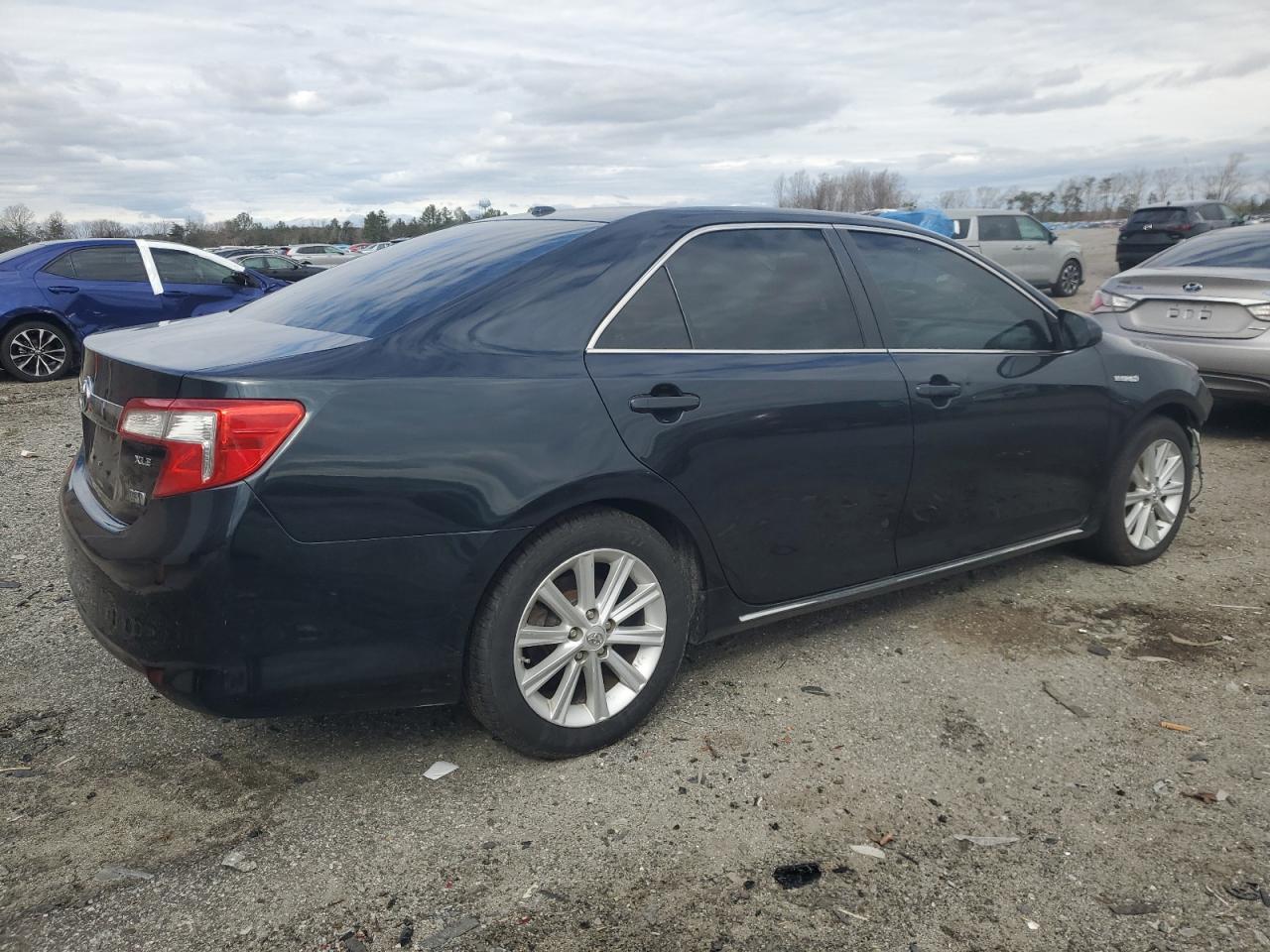 2014 Toyota Camry - Image 3