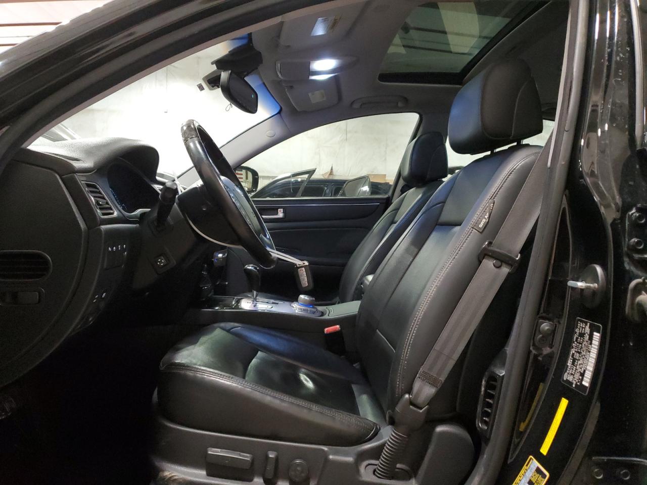 2012 Hyundai Genesis - Image 7