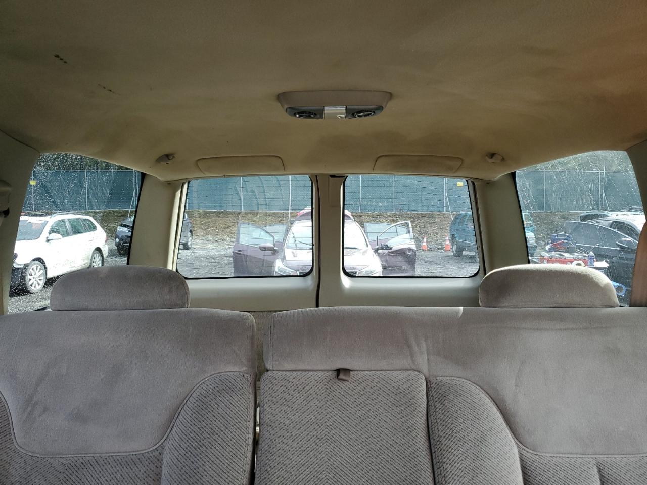 1996 Chevrolet Tahoe - Image 10
