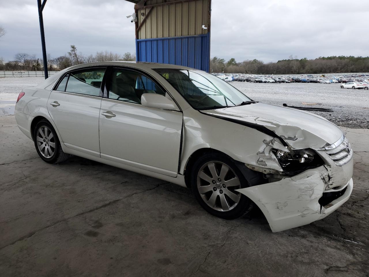 2005 Toyota Avalon - Image 4
