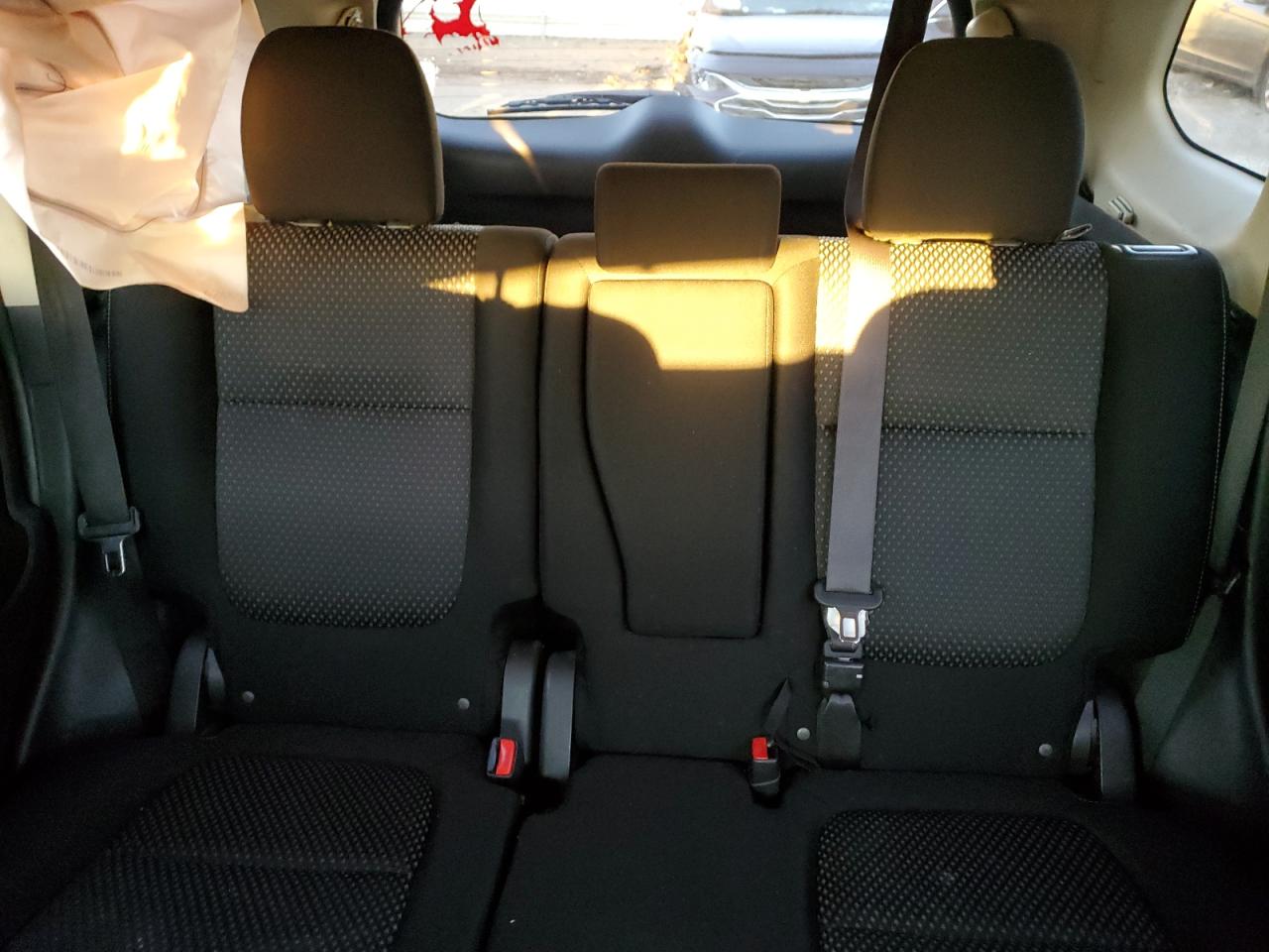 2016 Mitsubishi Outlander - Image 10