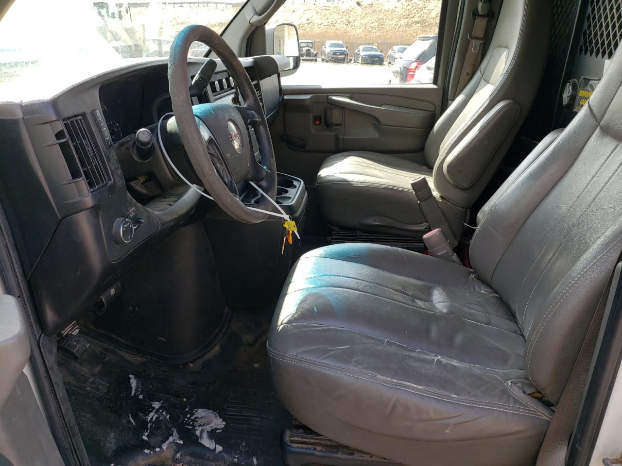 2011 GMC Savana - Image 7