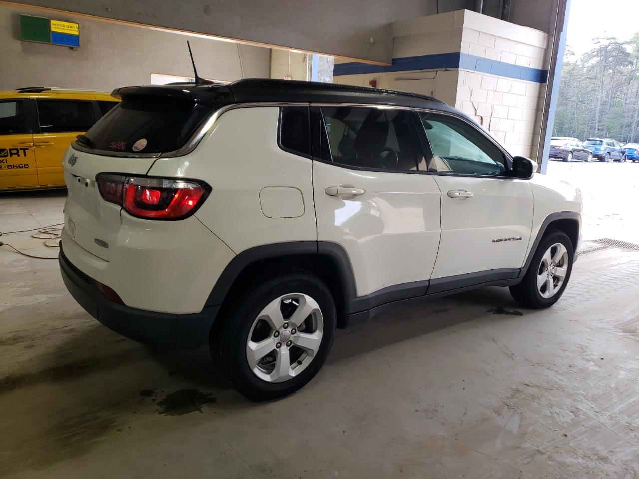 2019 Jeep Compass - Image 3