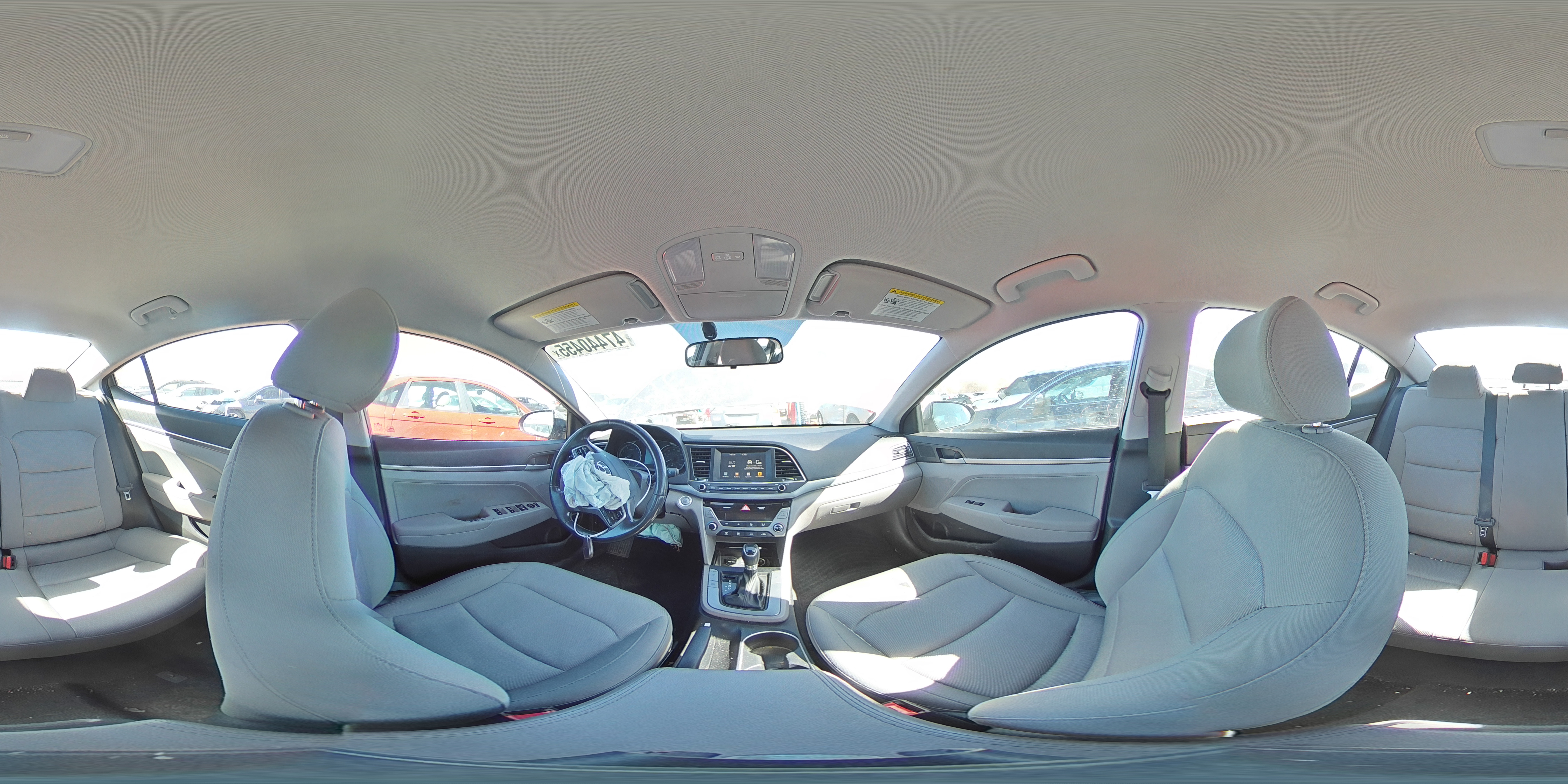 2017 Hyundai Elantra - Image 13