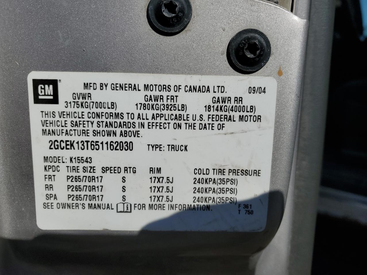 2005 Chevrolet Silverado - Image 12