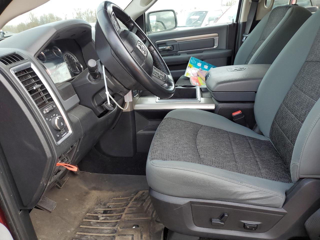 2015 RAM 1500 - Image 7