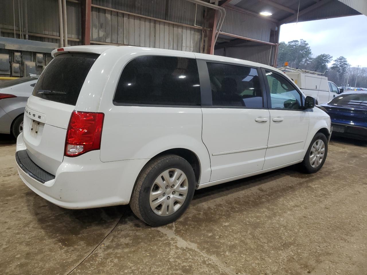 2017 Dodge Caravan - Image 3