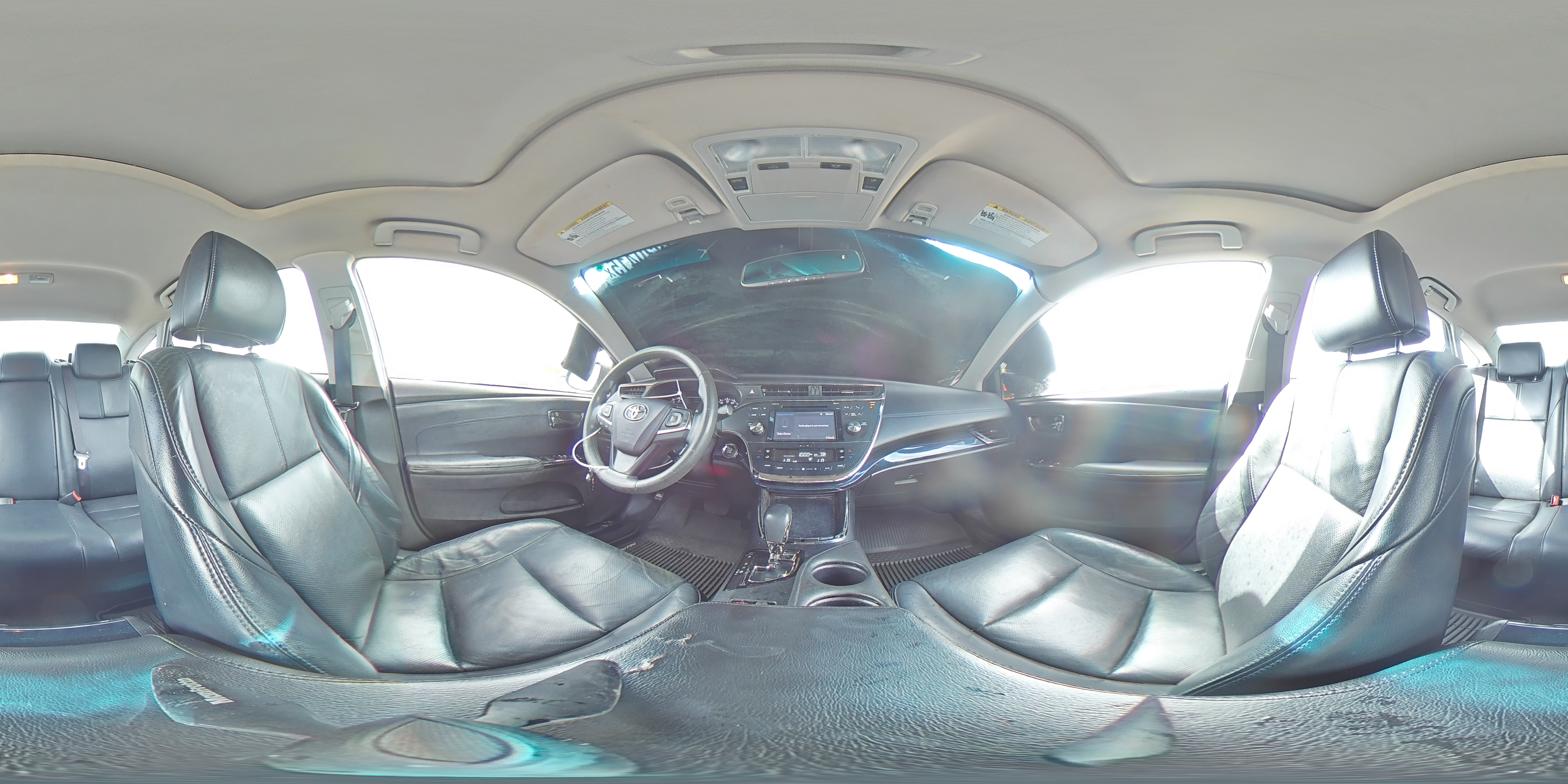 2015 Toyota Avalon - Image 13