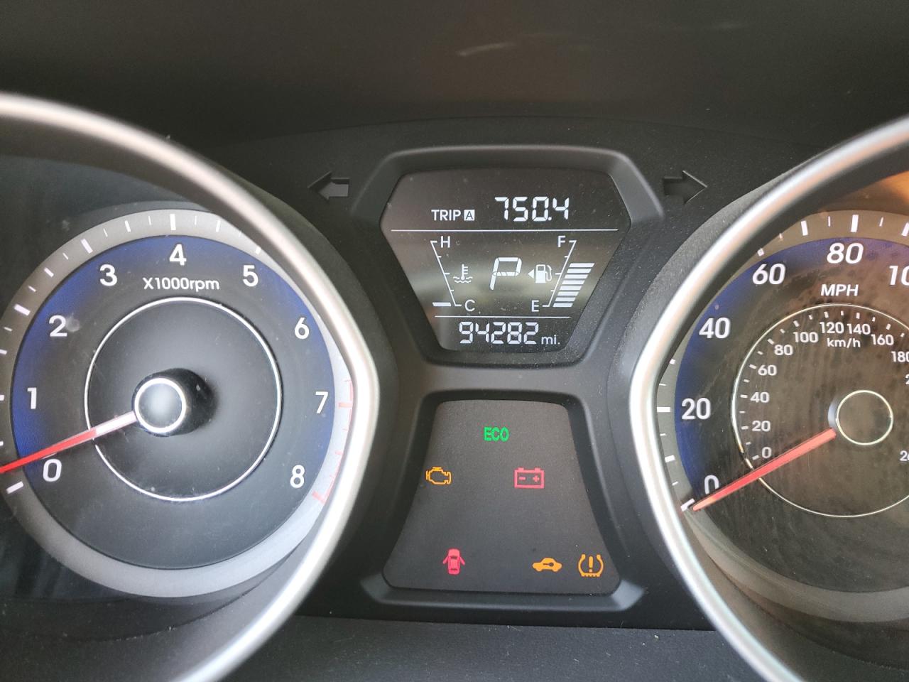 2014 Hyundai Elantra - Image 9