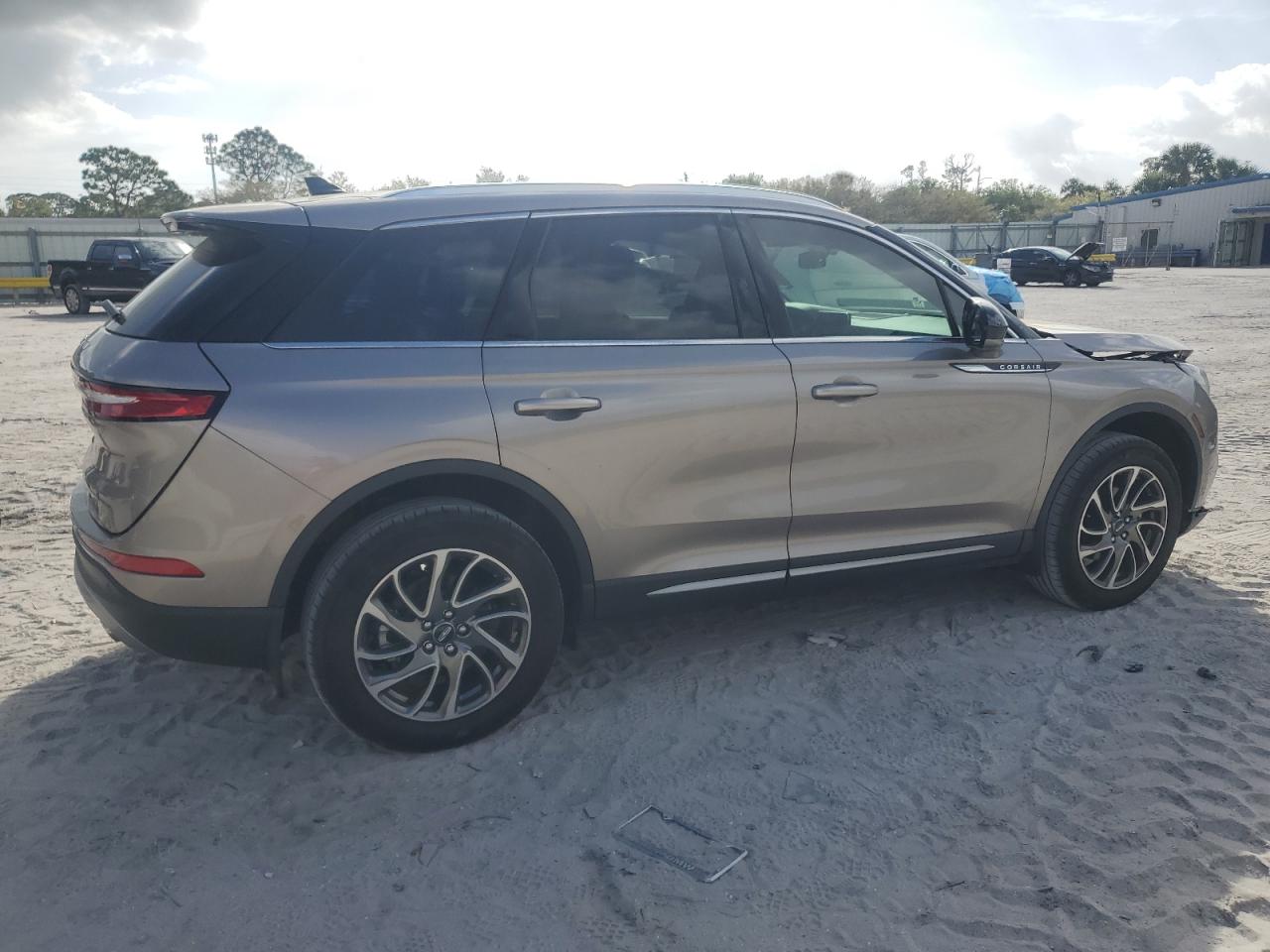 2021 Lincoln Corsair - Image 3
