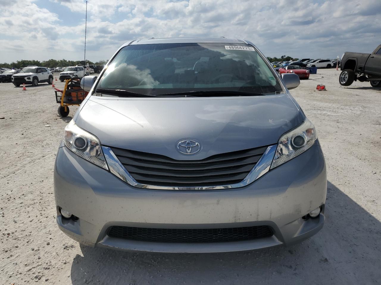 2013 Toyota Sienna - Image 5