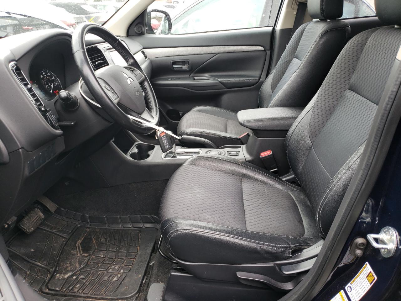 2015 Mitsubishi Outlander - Image 7