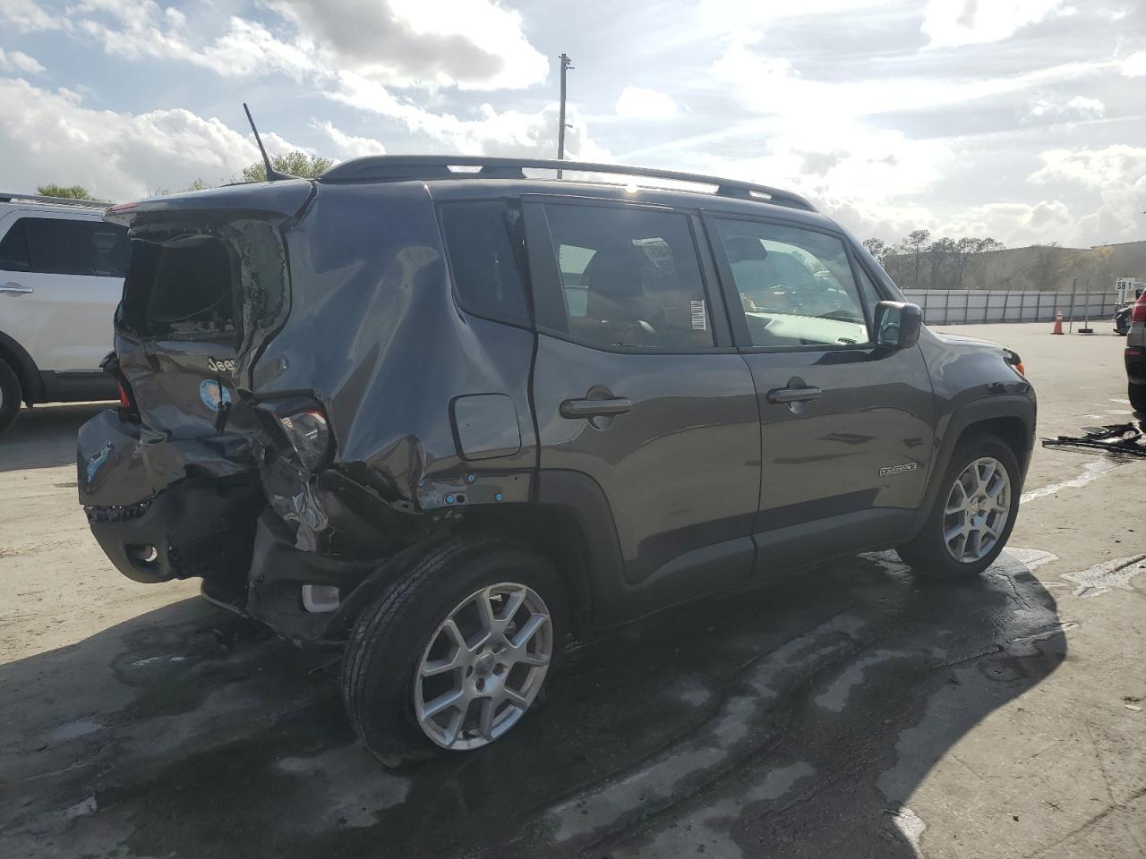 2021 Jeep Renegade - Image 3