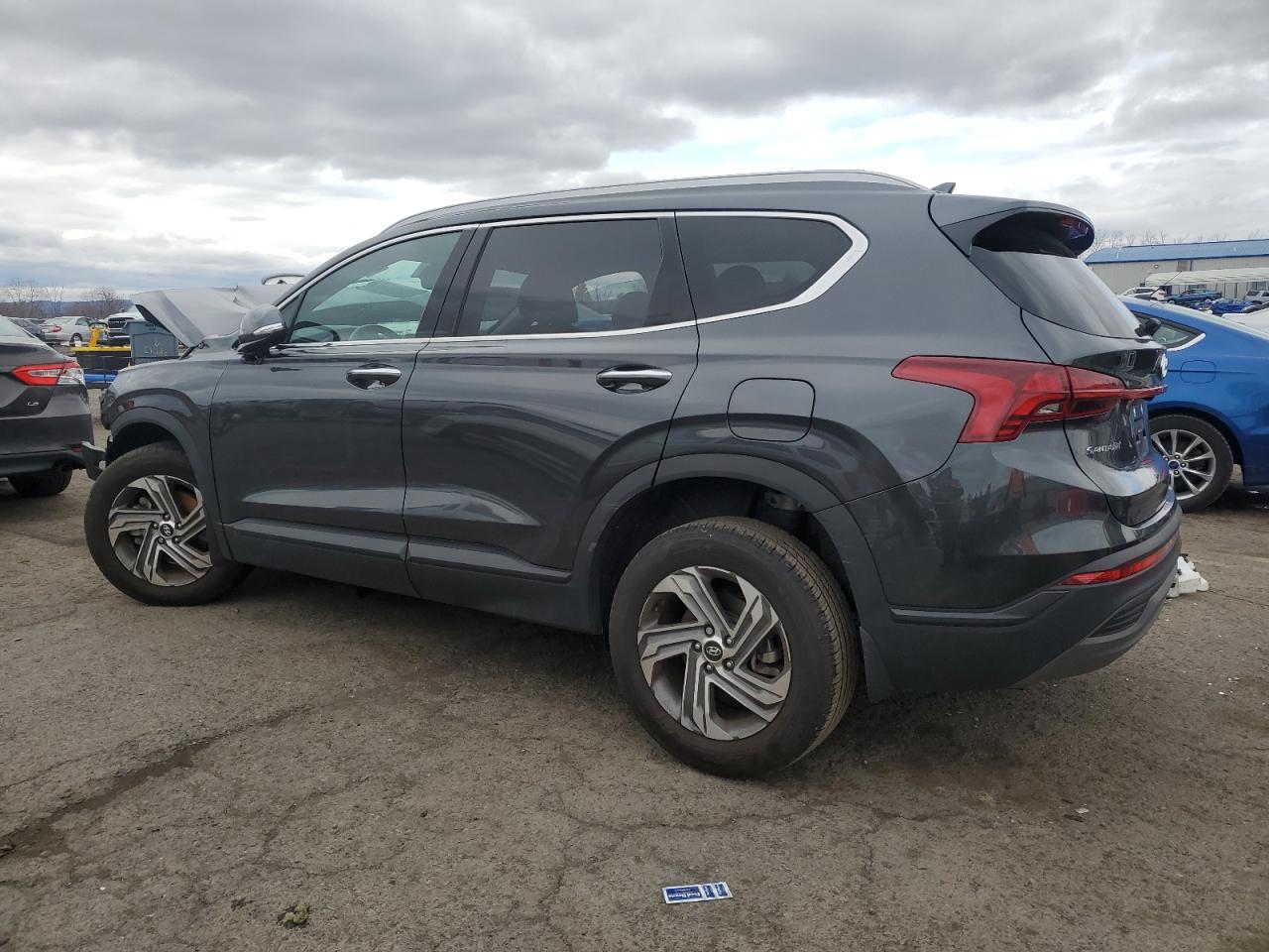 2023 Hyundai Santa Fe - Image 2