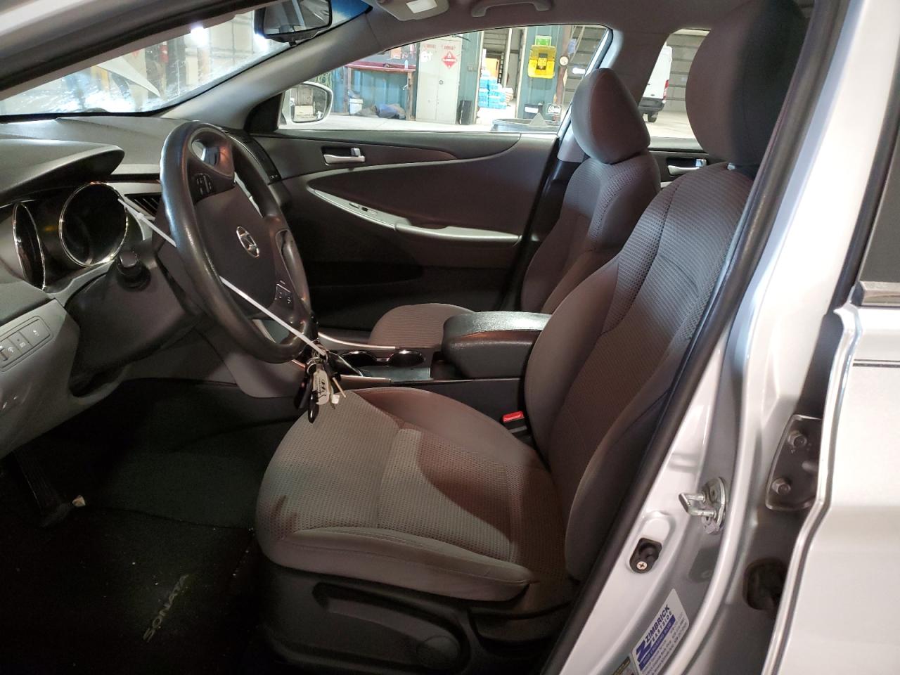2012 Hyundai Sonata - Image 7