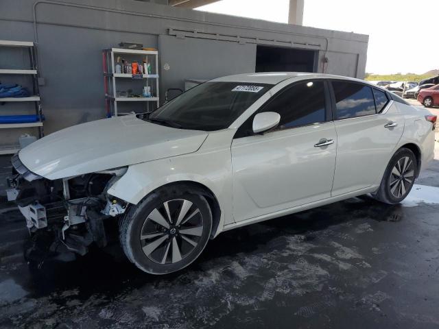 2022 Nissan Altima Sv