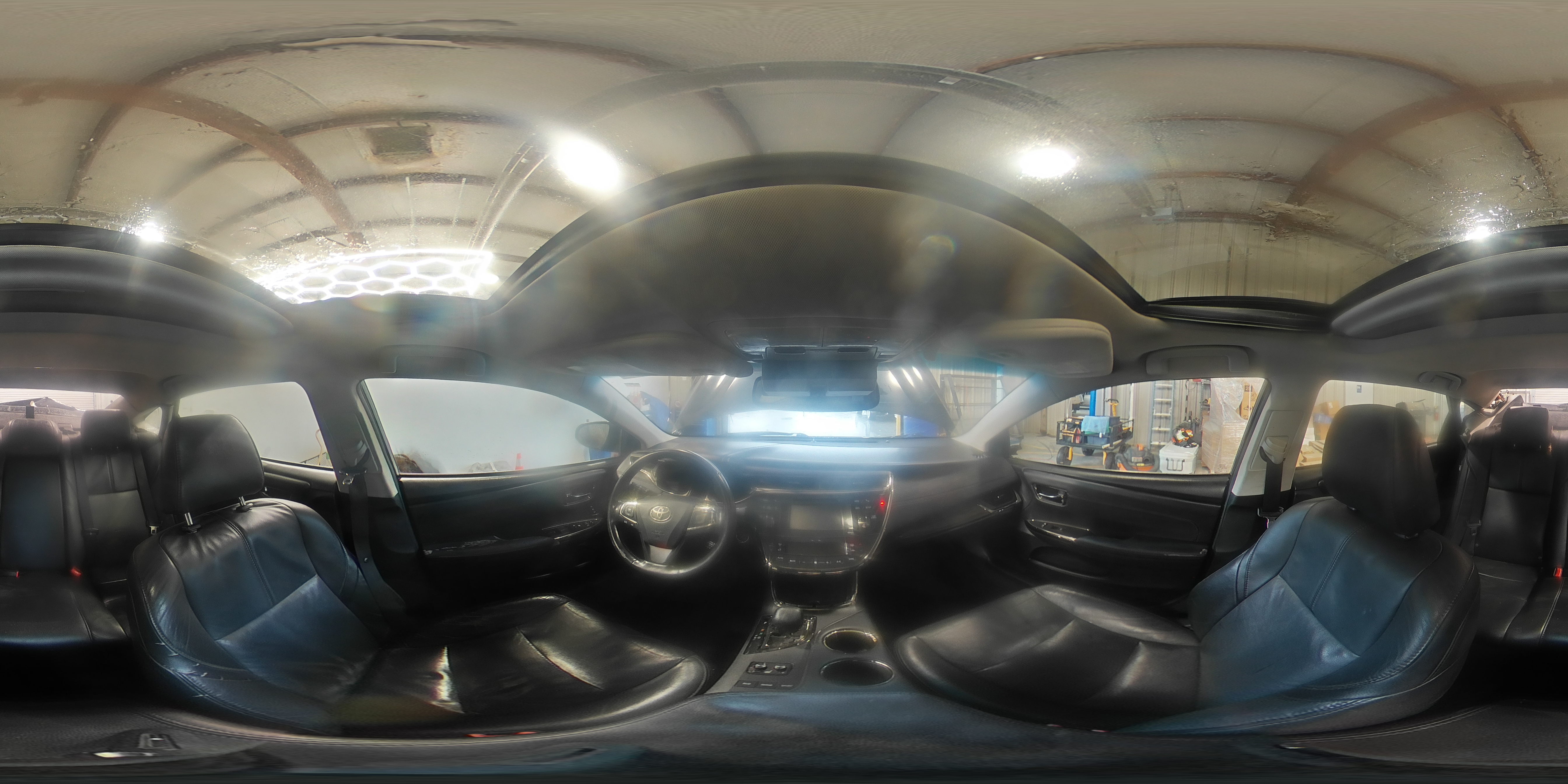2013 Toyota Avalon - Image 13
