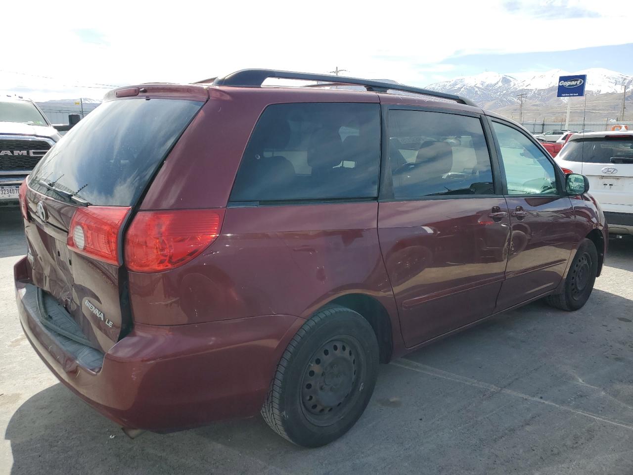 2009 Toyota Sienna - Image 3
