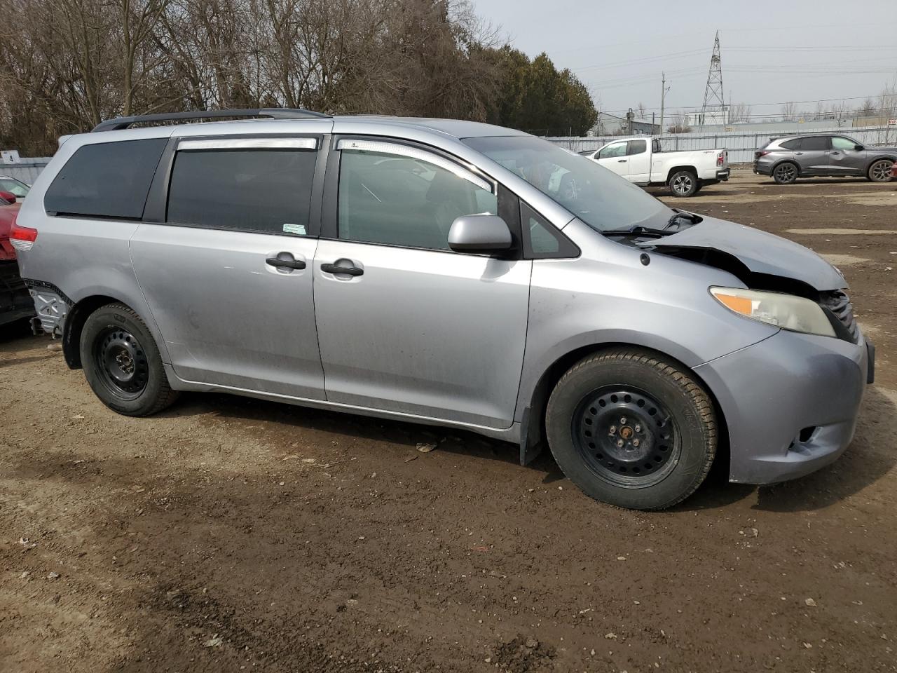 2014 Toyota Sienna - Image 4