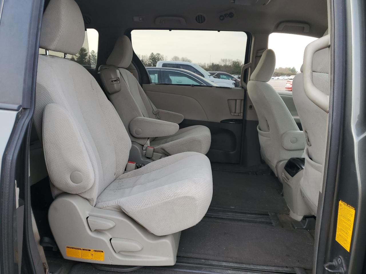 2012 Toyota Sienna - Image 11