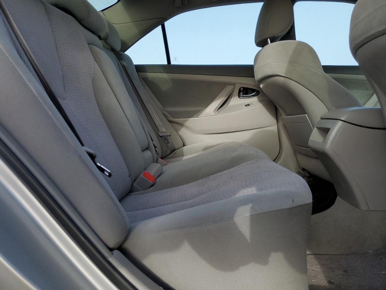 2011 Toyota Camry - Image 10