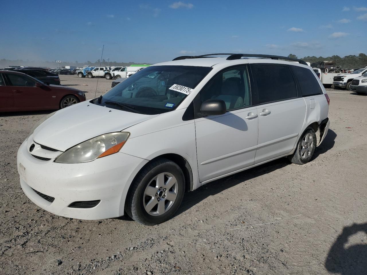 2007 Toyota Sienna - Image 1