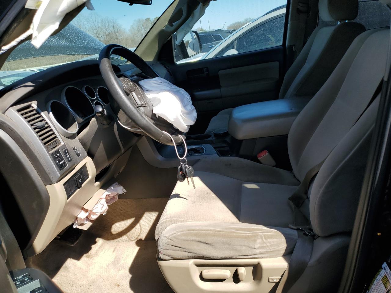 2011 Toyota Sequoia - Image 7