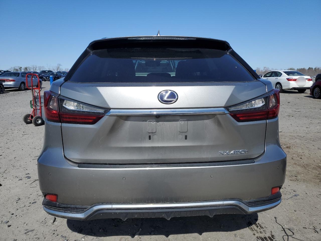 2020 Lexus RX - Image 6