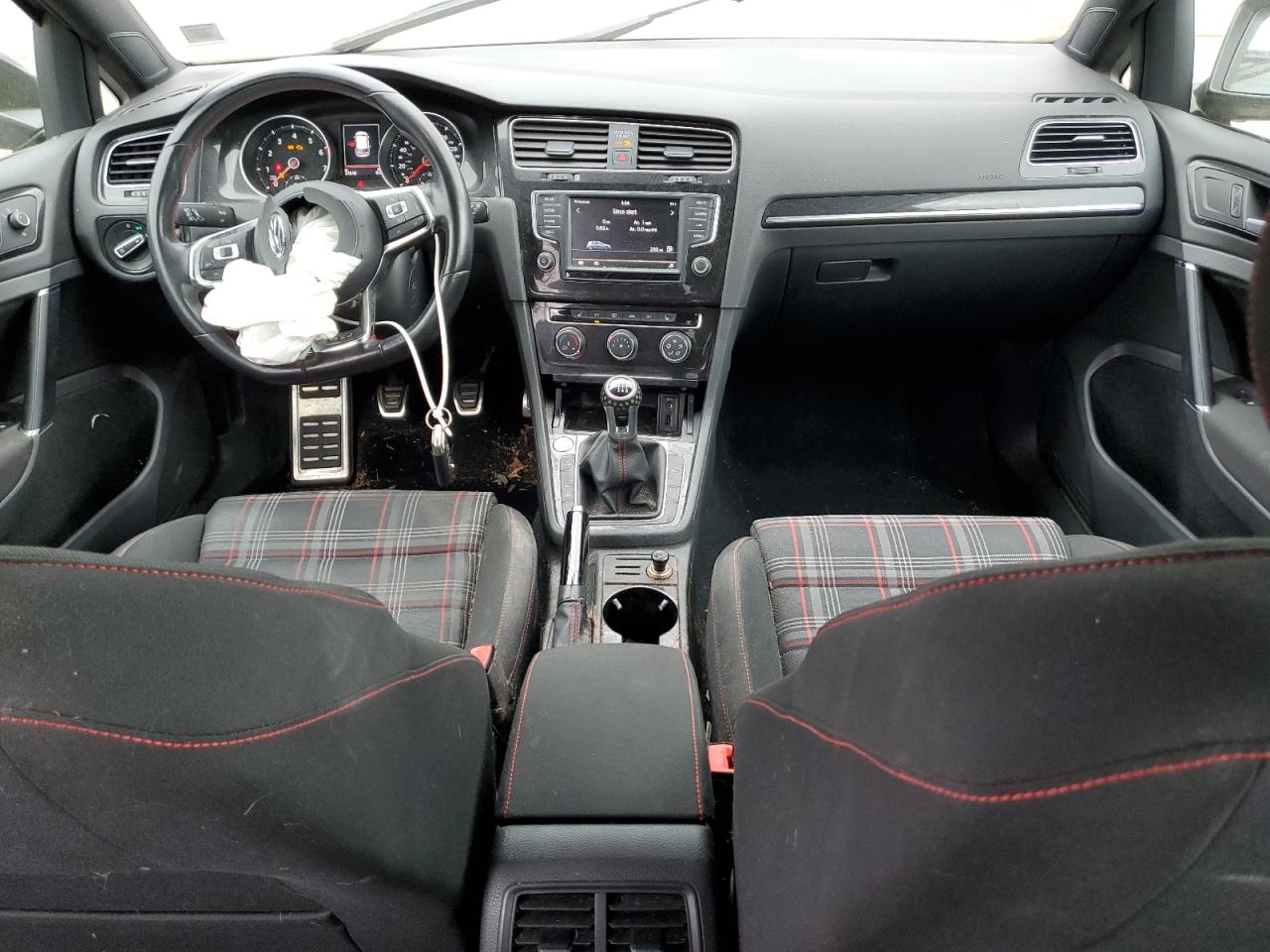2017 Volkswagen GTI - Image 8