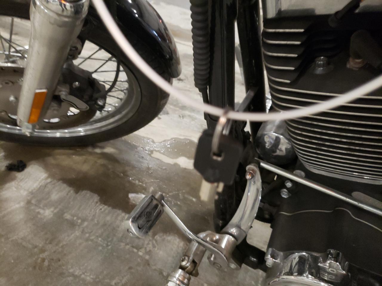 2011 Harley-Davidson Fxdc VIN: 1HD1GV415BC303131 Lot: 48888425