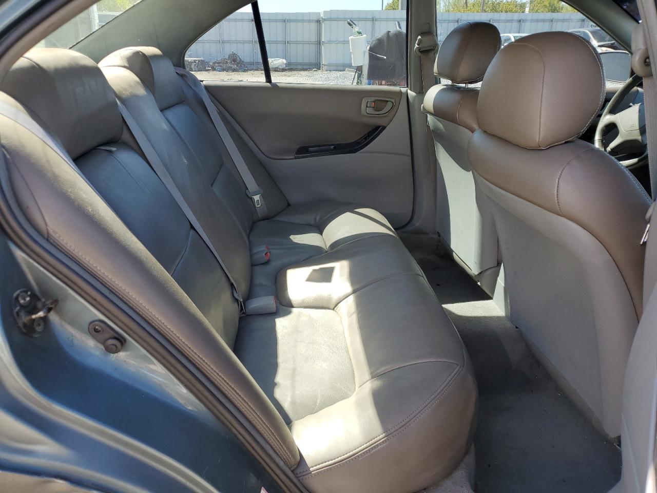 2000 Mitsubishi Galant - Image 10