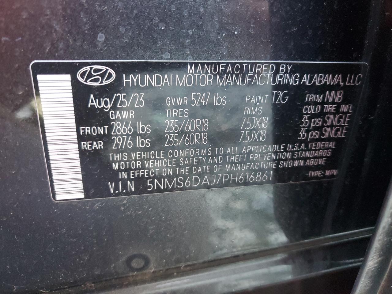 2023 Hyundai Santa Fe - Image 13