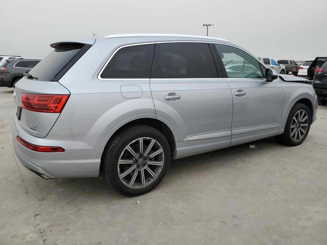 2017 Audi Q7 - Image 3