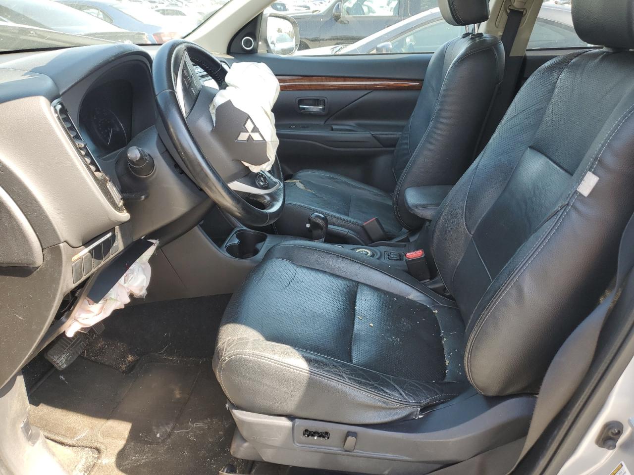 2014 Mitsubishi Outlander - Image 7