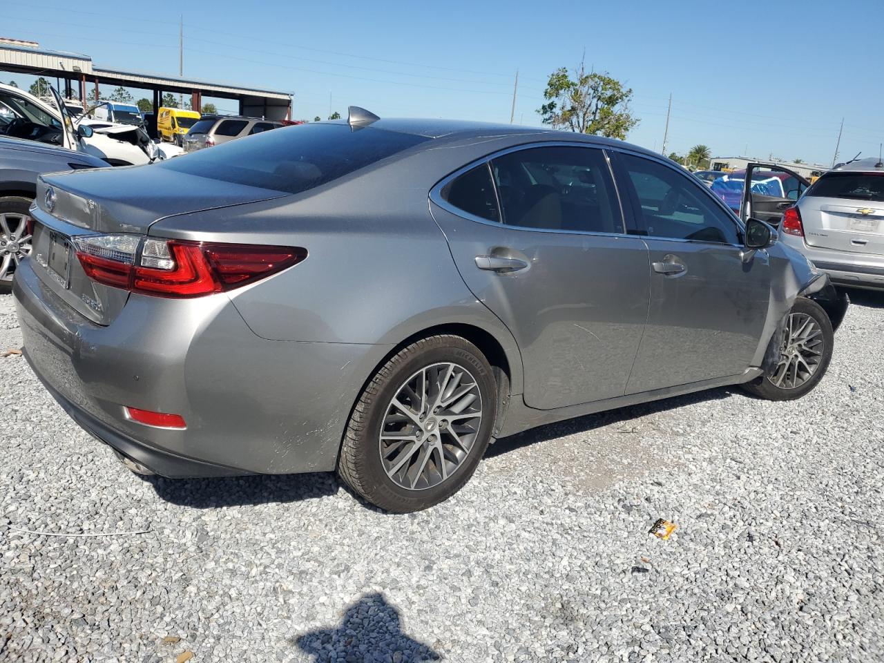 2016 Lexus ES - Image 3
