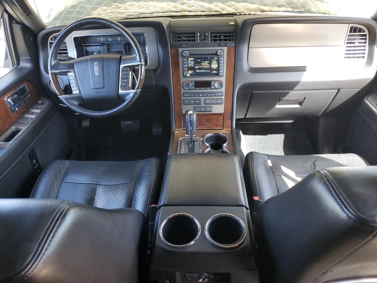 2013 Lincoln Navigator - Image 8