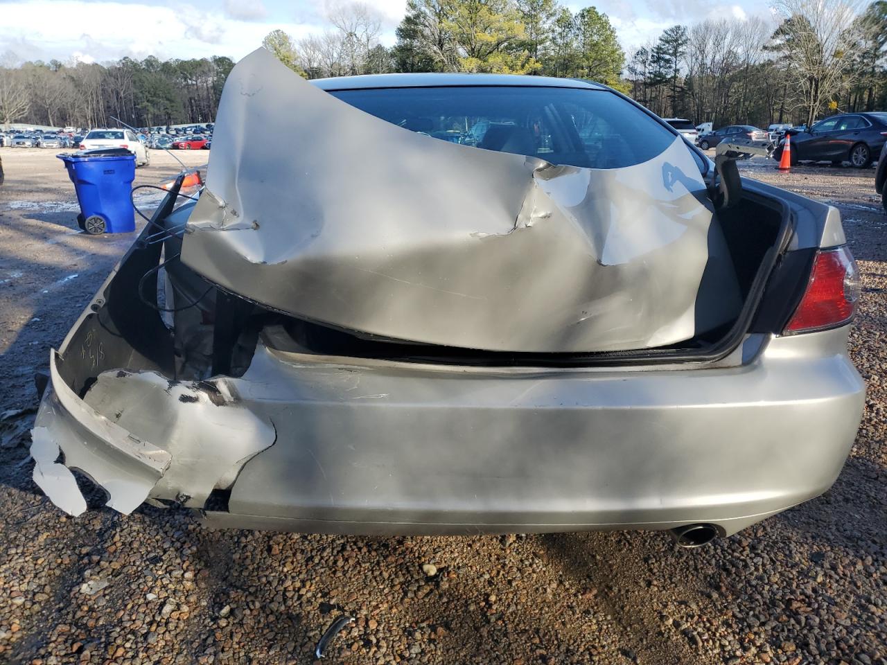 2004 Lexus ES - Image 6