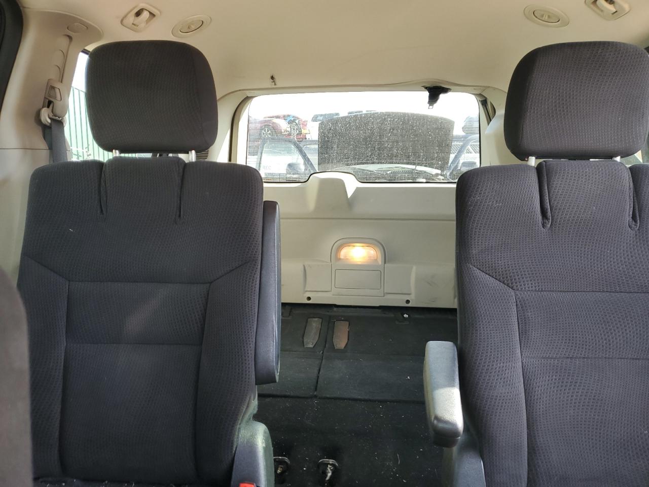 2016 Dodge Caravan - Image 10