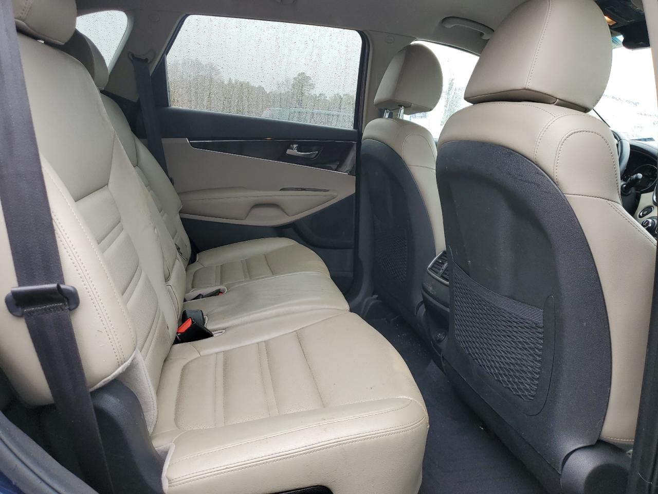 2019 Kia Sorento - Image 11