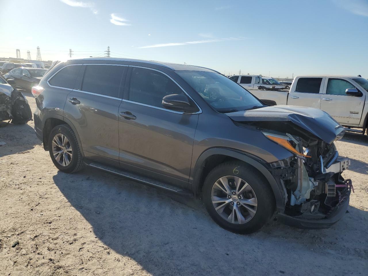 2015 Toyota Highlander - Image 4