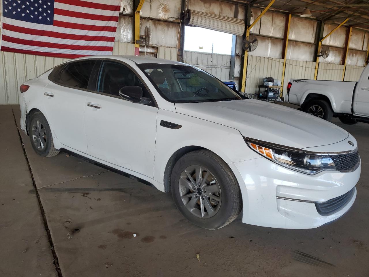 2017 Kia Optima - Image 4