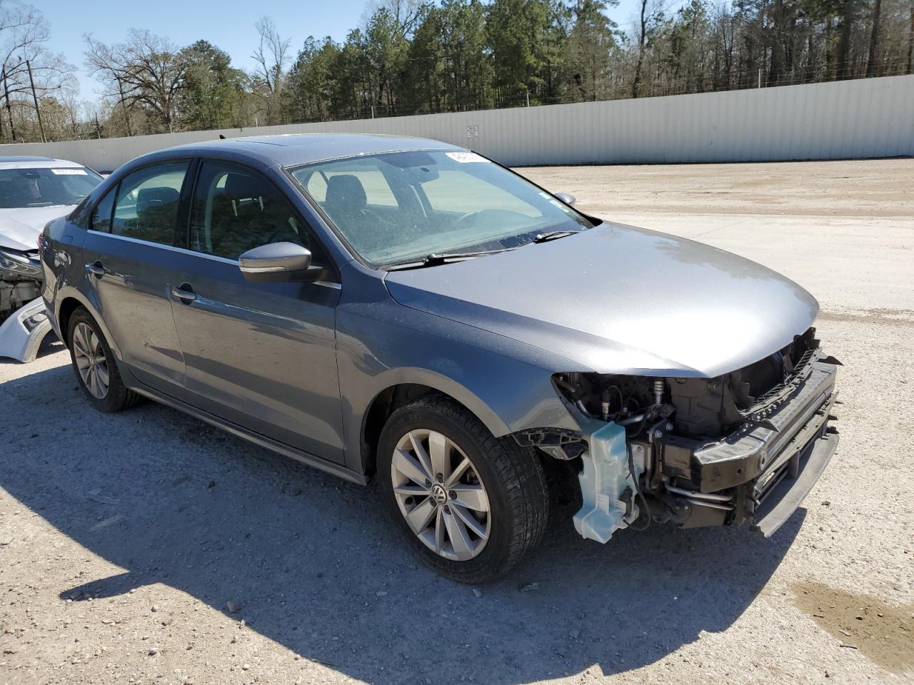 2015 Volkswagen Jetta - Image 4