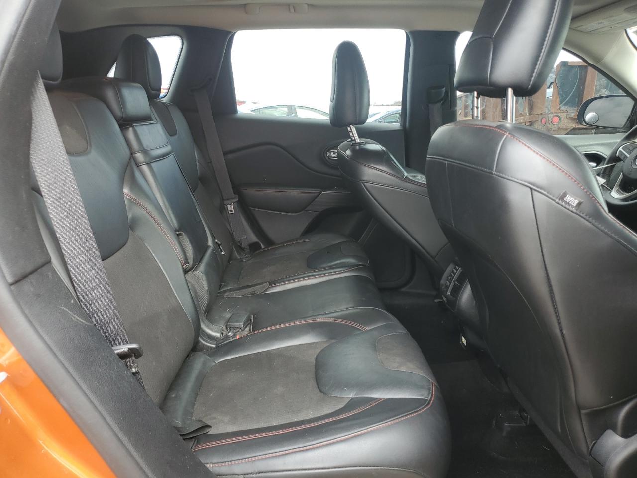 2015 Jeep Cherokee - Image 11