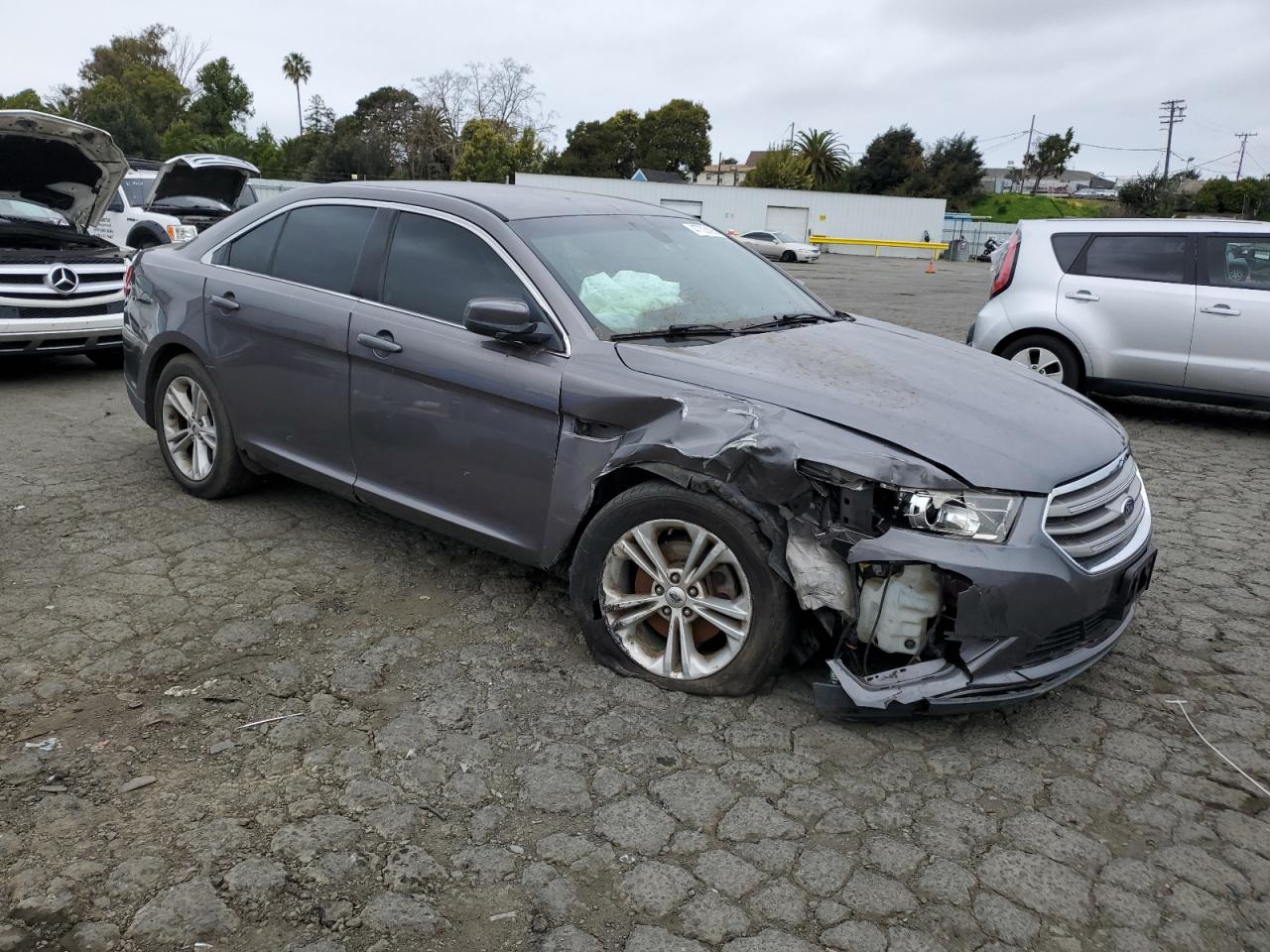 2014 Ford Taurus - Image 4