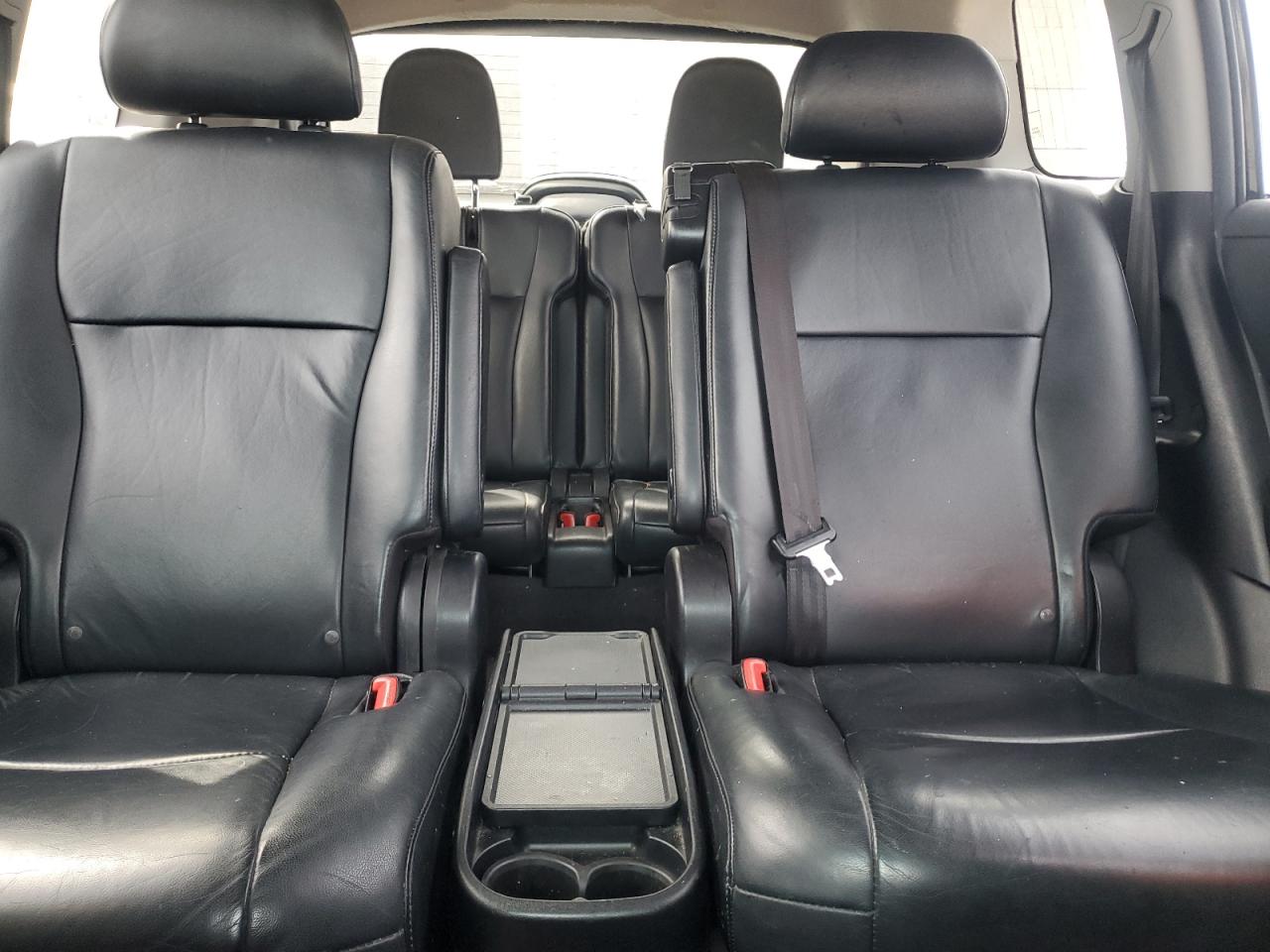 2013 Toyota Highlander - Image 10